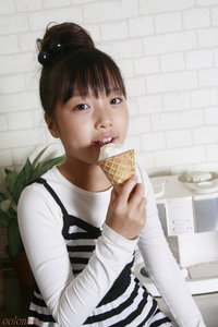 Yui Komatsu (小松唯)