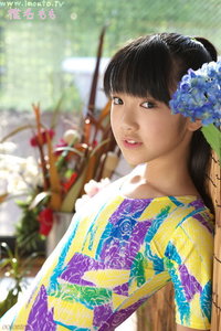 Momo Shiina (椎名もも)