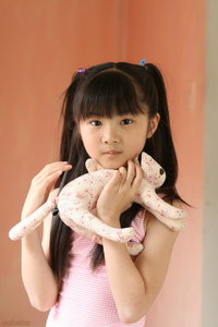 Riina Miura (三浦璃那)