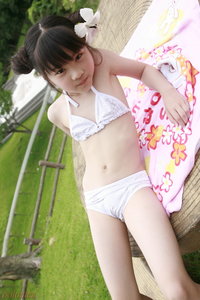 Riina Miura (三浦璃那)