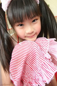 Riina Miura (三浦璃那)