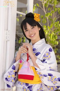 Tomoe Yamanaka (山中知恵)