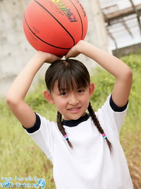 Mayumi Uesugi (上杉まゆみ)