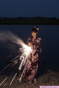 Momo Shiina (椎名もも)